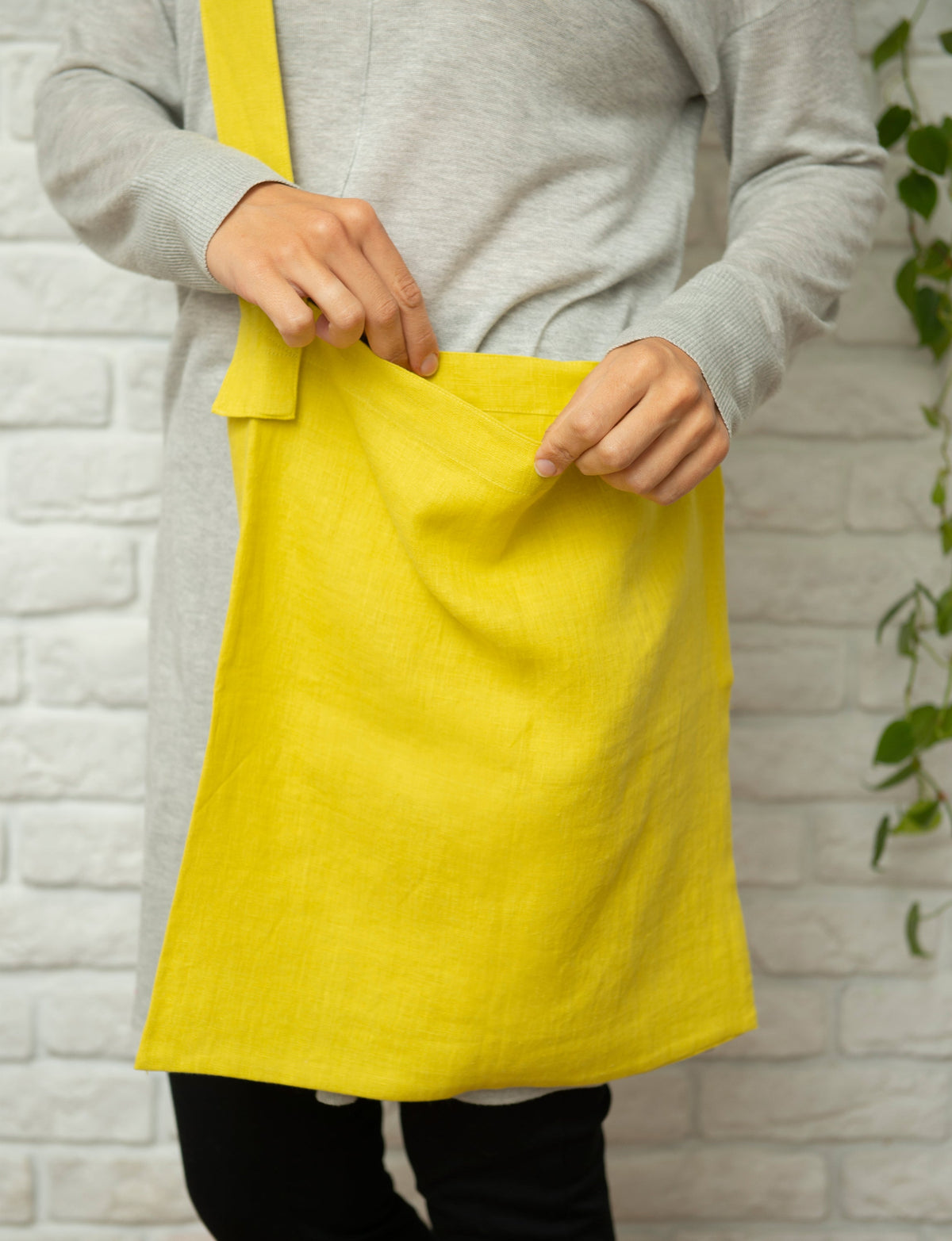 Lemon linen crossbody bag