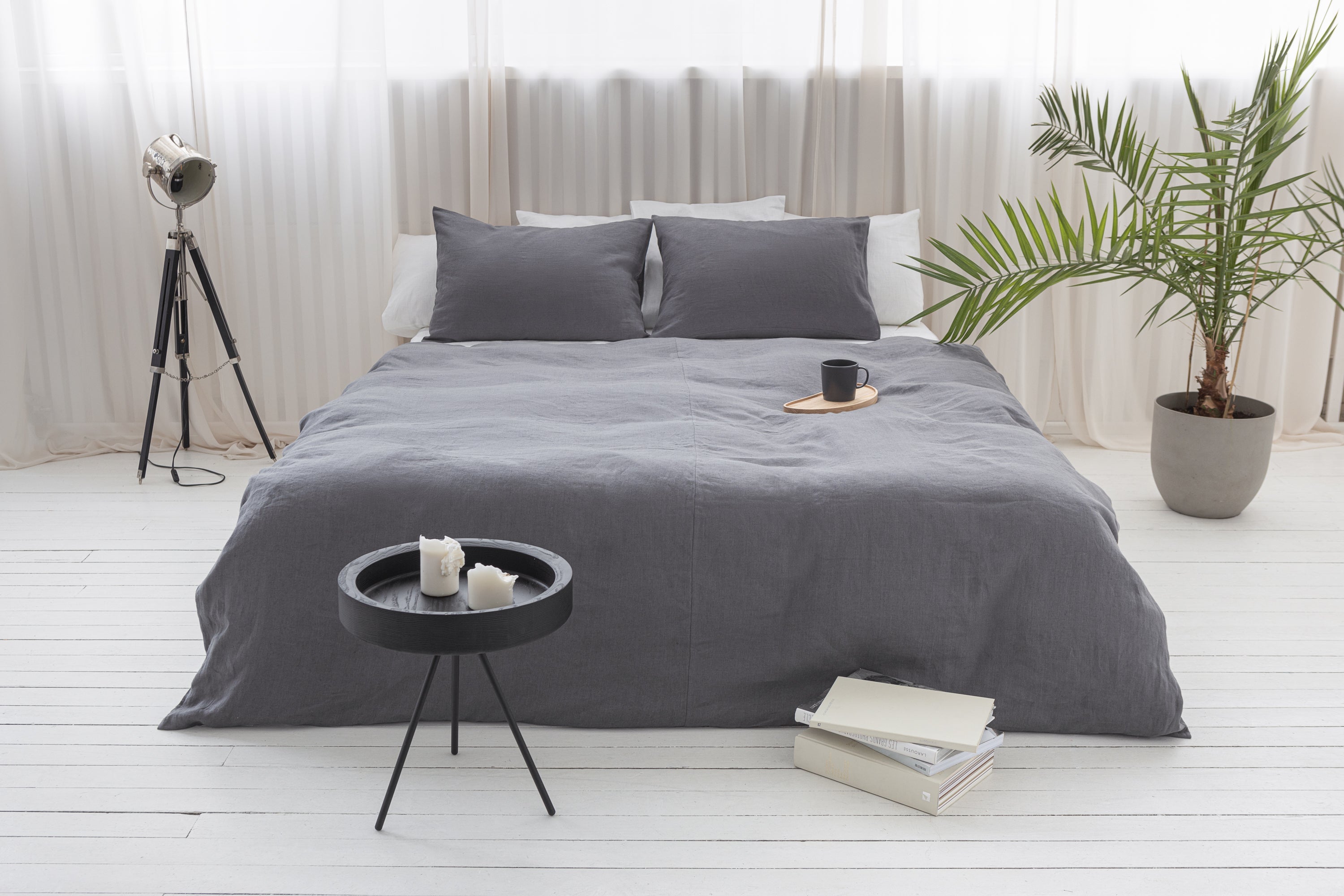 Grey linen duvet cover with zipper