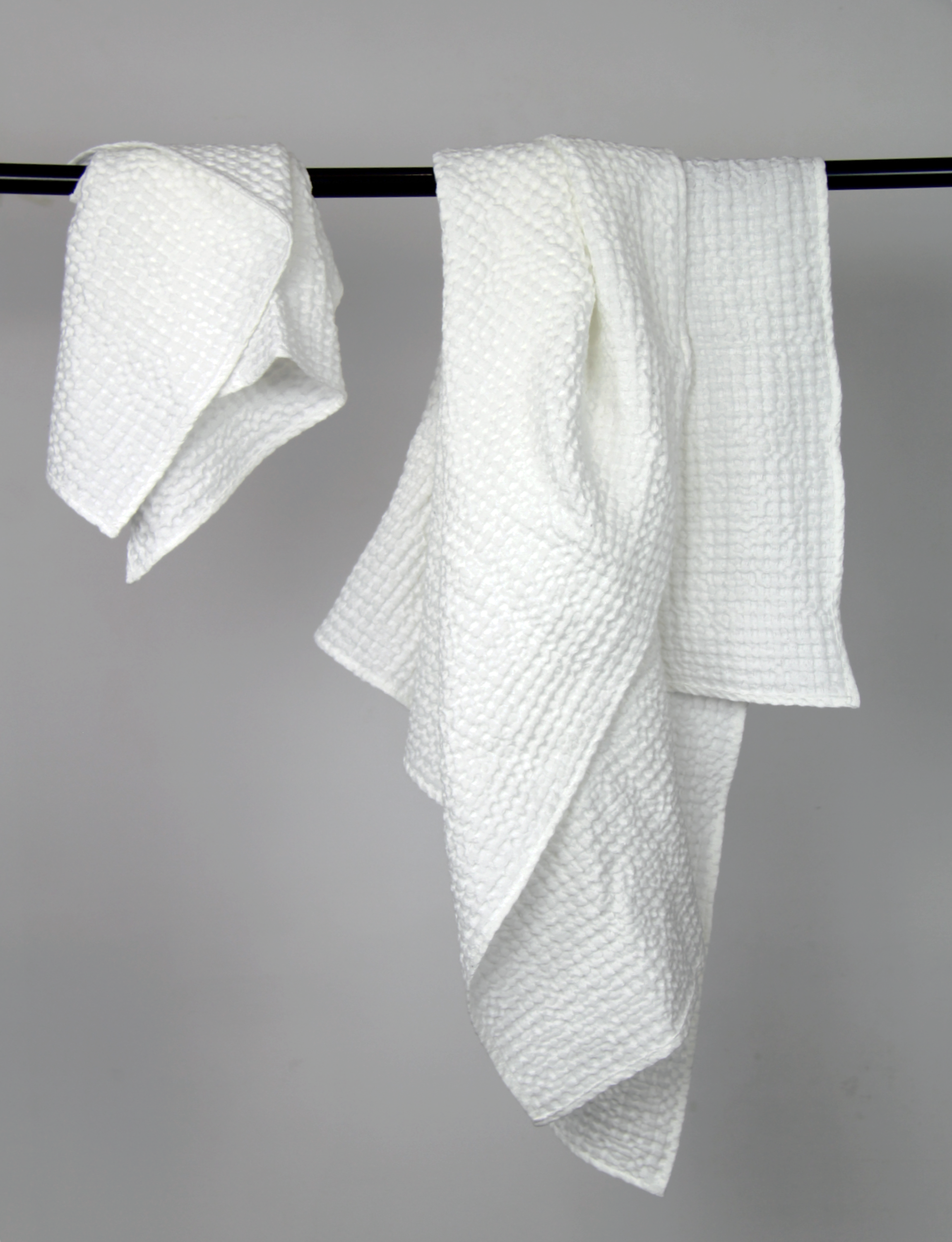 White linen waffle towels set