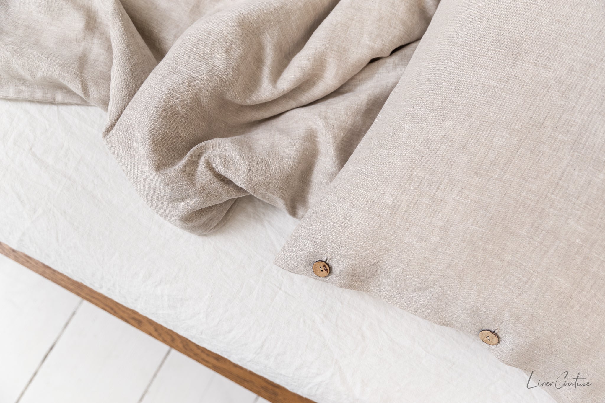 Light Chestnut linen pillowcase with coconut buttons